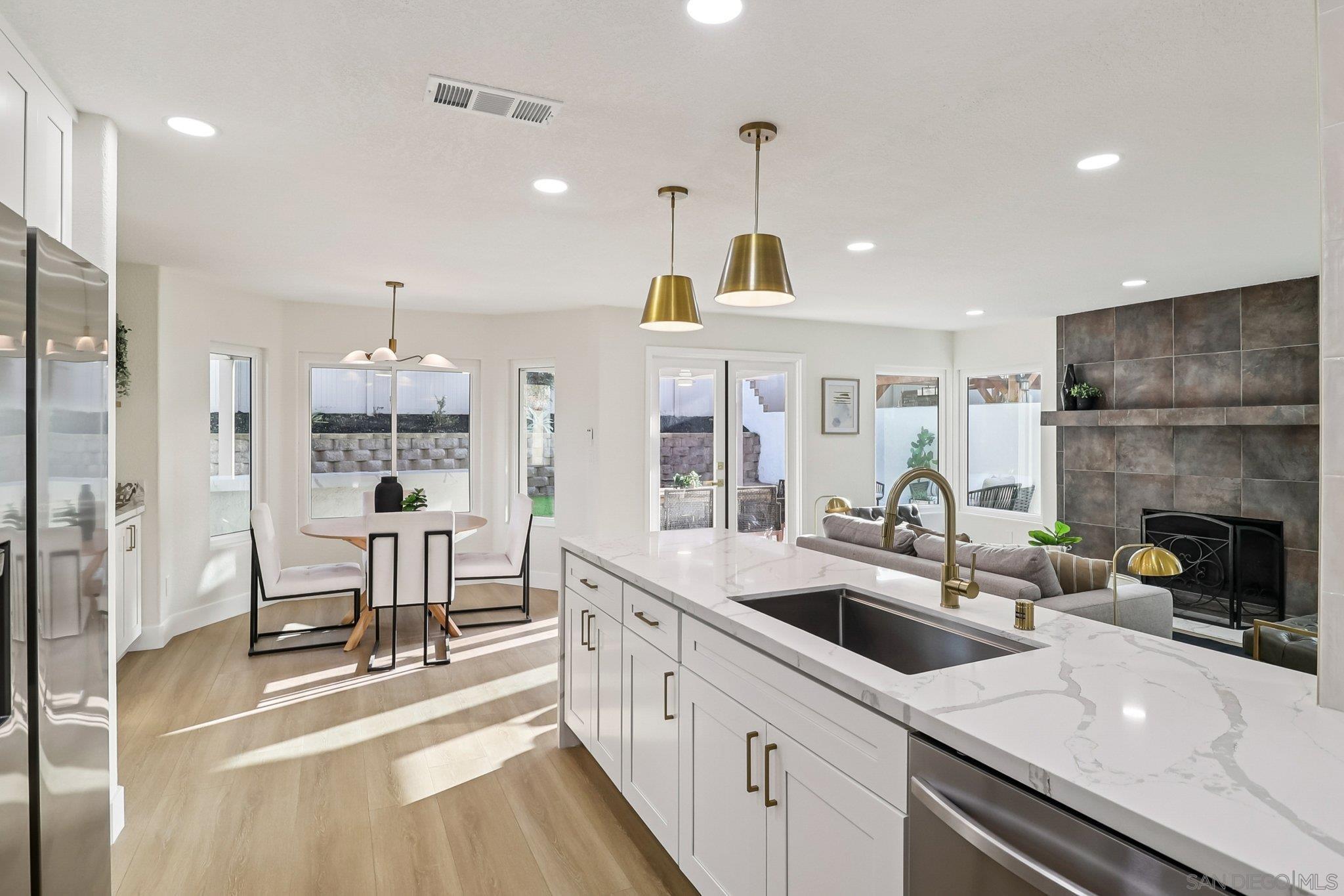 Detail Gallery Image 14 of 49 For 664  Crescent Dr, Chula Vista,  CA 91911 - 5 Beds | 3 Baths