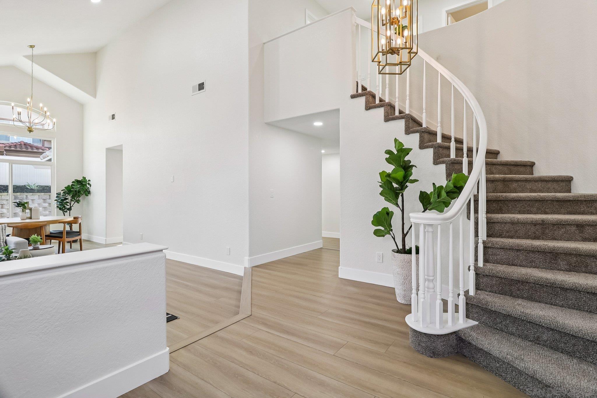 Detail Gallery Image 18 of 49 For 664  Crescent Dr, Chula Vista,  CA 91911 - 5 Beds | 3 Baths