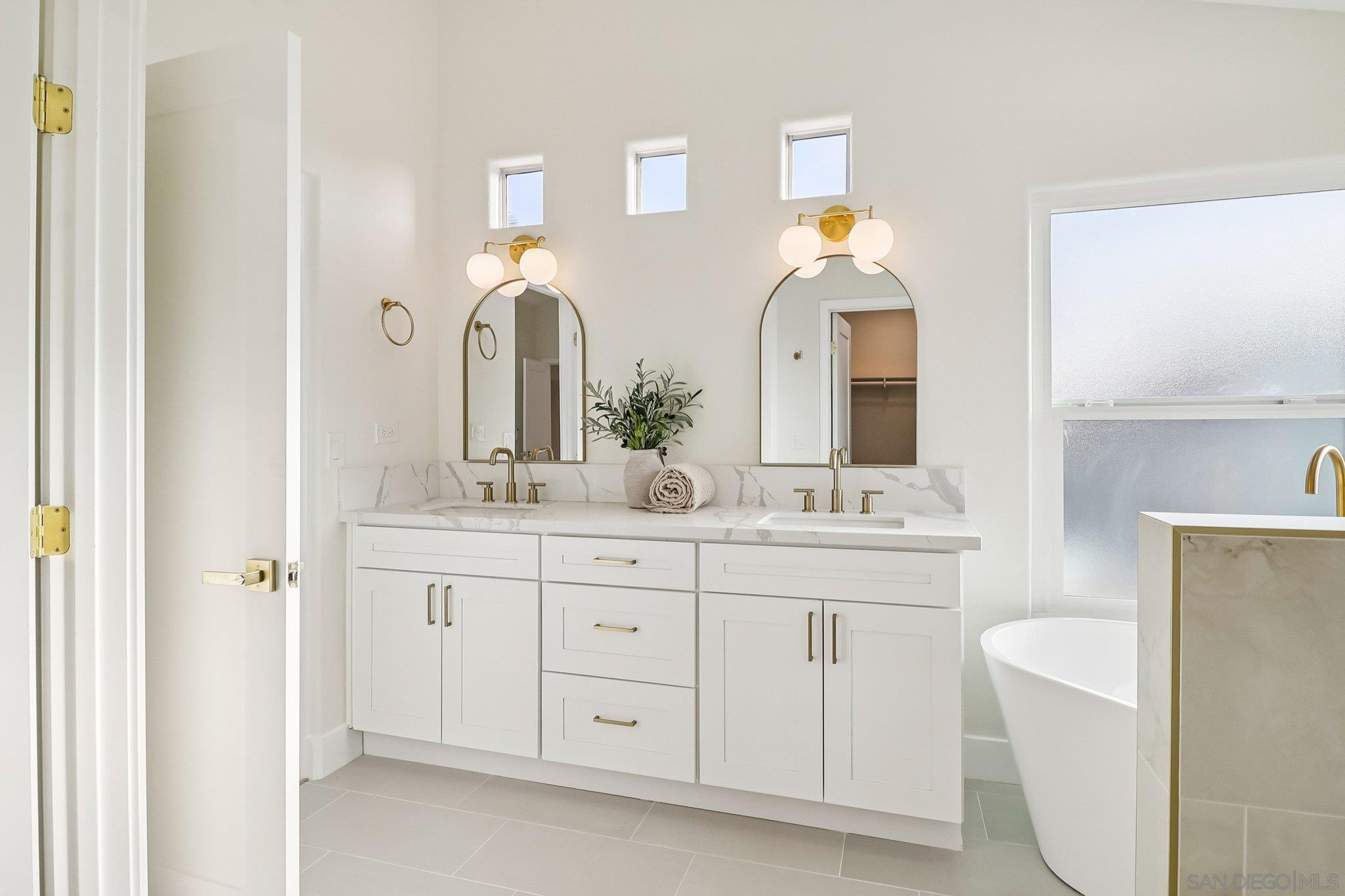 Detail Gallery Image 26 of 49 For 664  Crescent Dr, Chula Vista,  CA 91911 - 5 Beds | 3 Baths