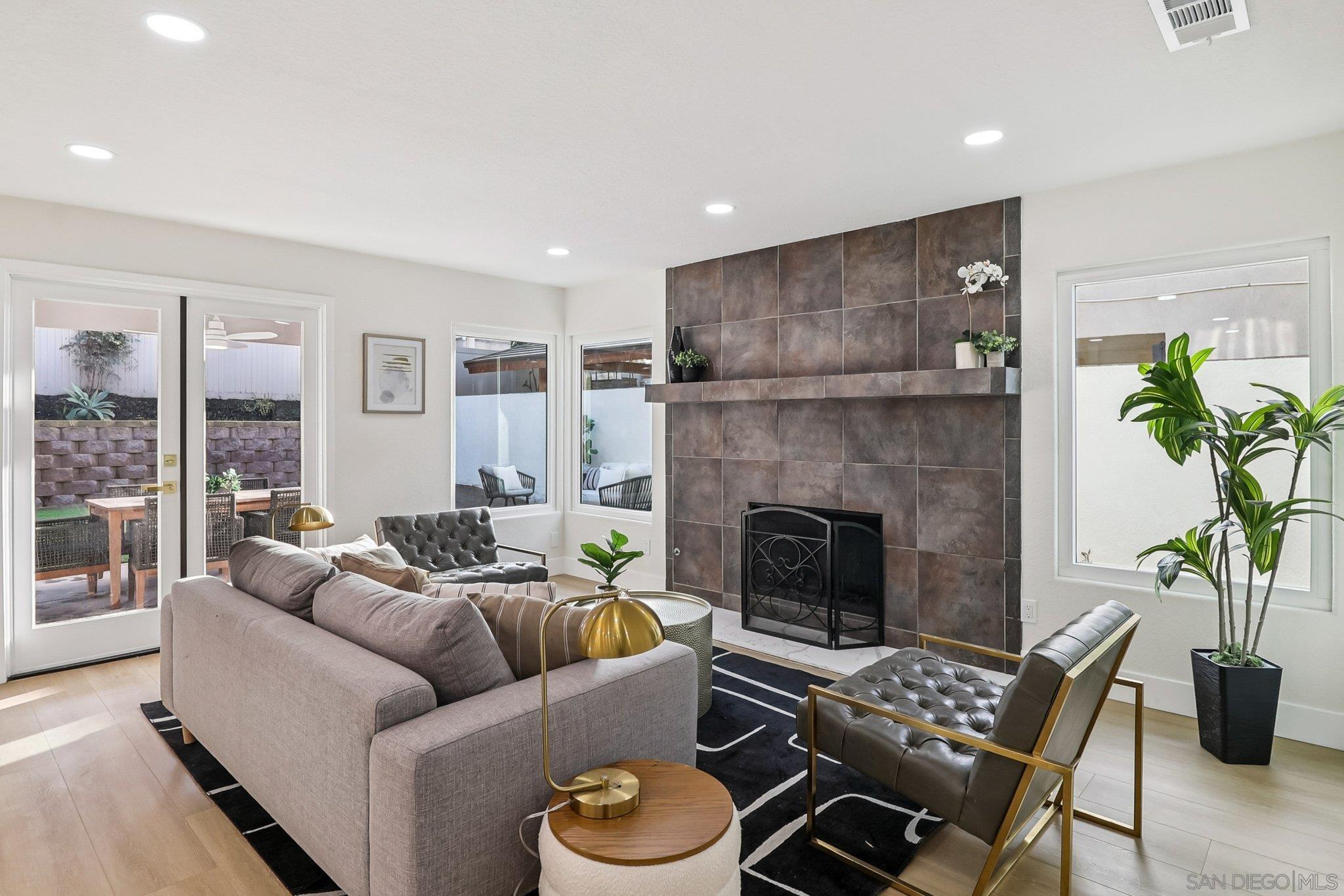 Detail Gallery Image 4 of 49 For 664  Crescent Dr, Chula Vista,  CA 91911 - 5 Beds | 3 Baths