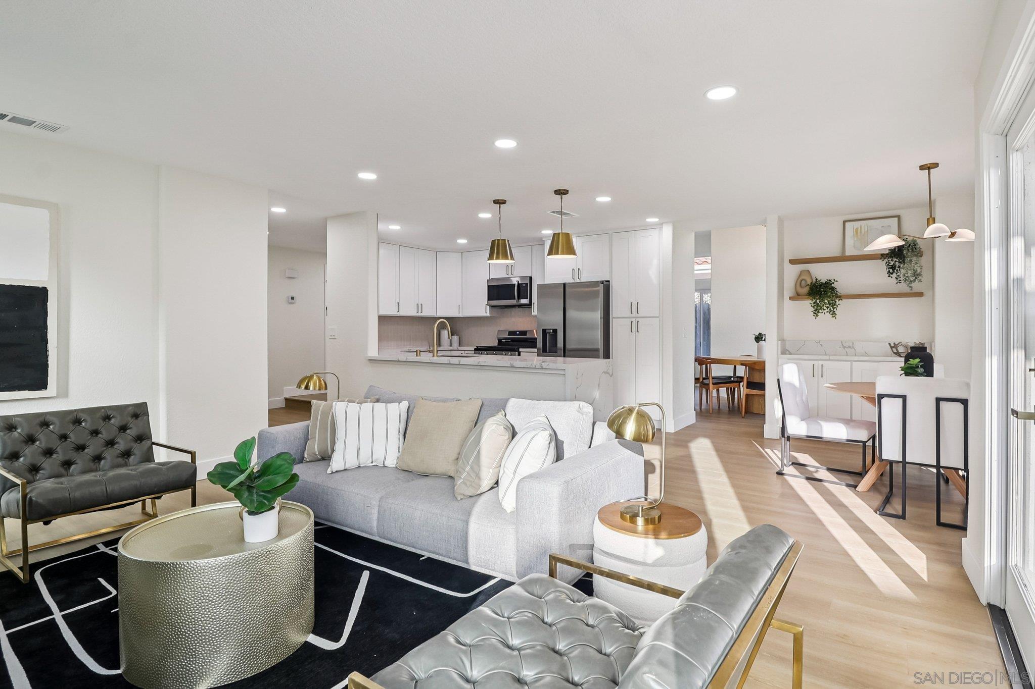 Detail Gallery Image 5 of 49 For 664  Crescent Dr, Chula Vista,  CA 91911 - 5 Beds | 3 Baths