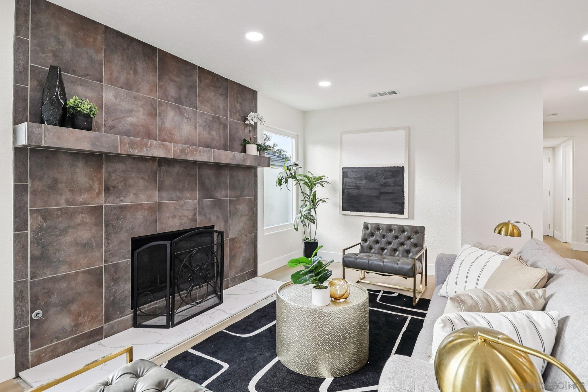 Detail Gallery Image 6 of 49 For 664  Crescent Dr, Chula Vista,  CA 91911 - 5 Beds | 3 Baths