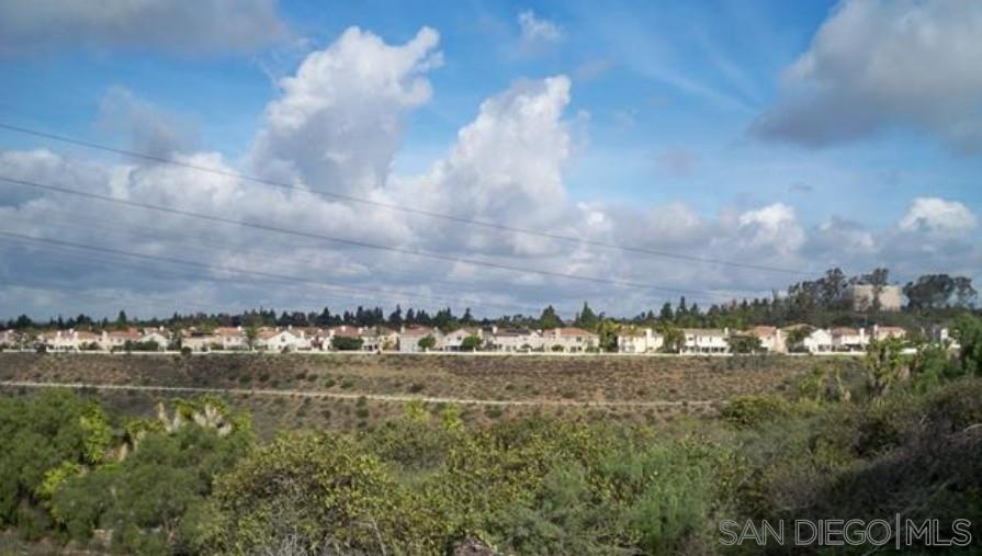 Detail Gallery Image 2 of 4 For 945 E E J St, Chula Vista,  CA 91910 - 4 Beds | 2 Baths