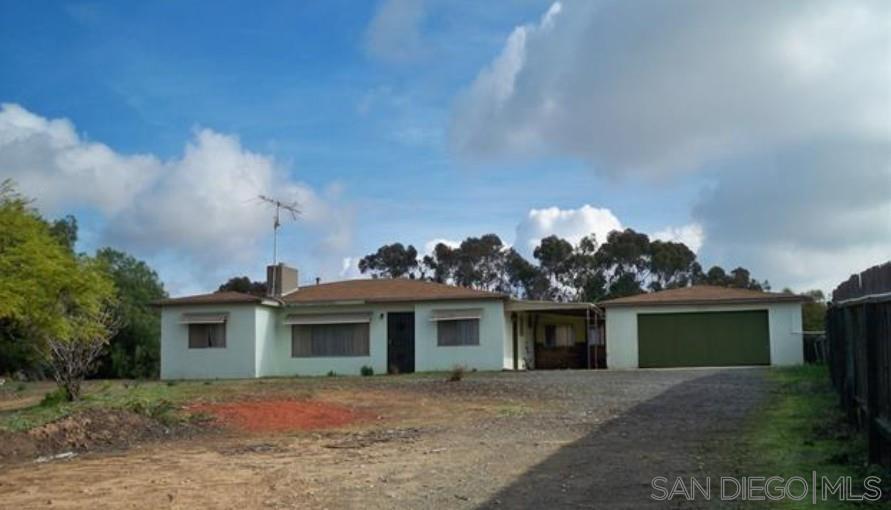 Detail Gallery Image 4 of 4 For 945 E E J St, Chula Vista,  CA 91910 - 4 Beds | 2 Baths