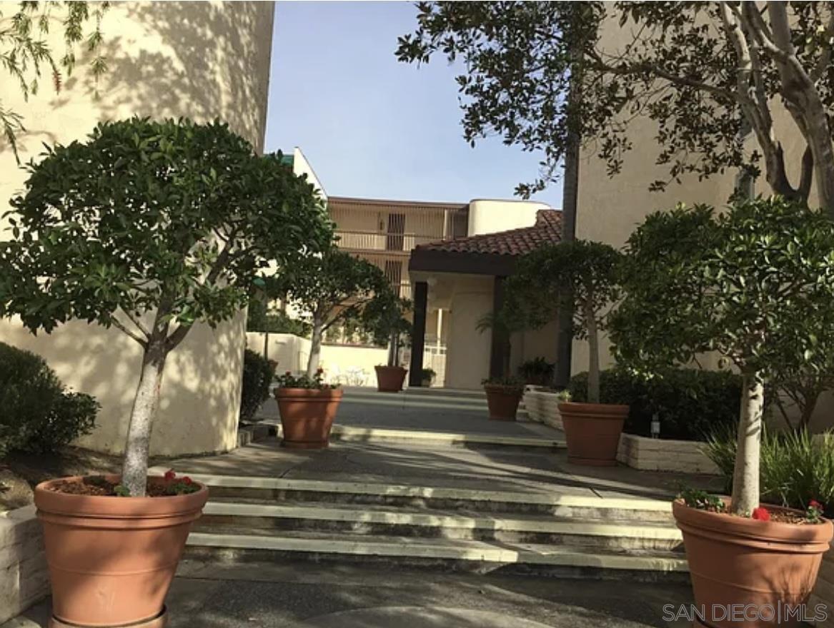 Detail Gallery Image 2 of 15 For 6455  La Jolla Blvd, La Jolla,  CA 92037 - 1 Beds | 1 Baths