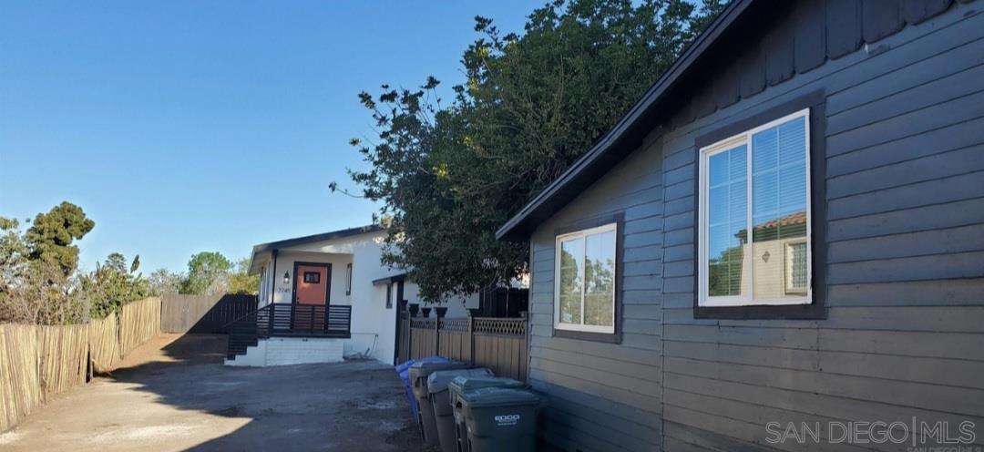 Detail Gallery Image 2 of 35 For 2743-2745  Ridgeway Dr., National City,  CA 91950 - 6 Beds | 3 Baths