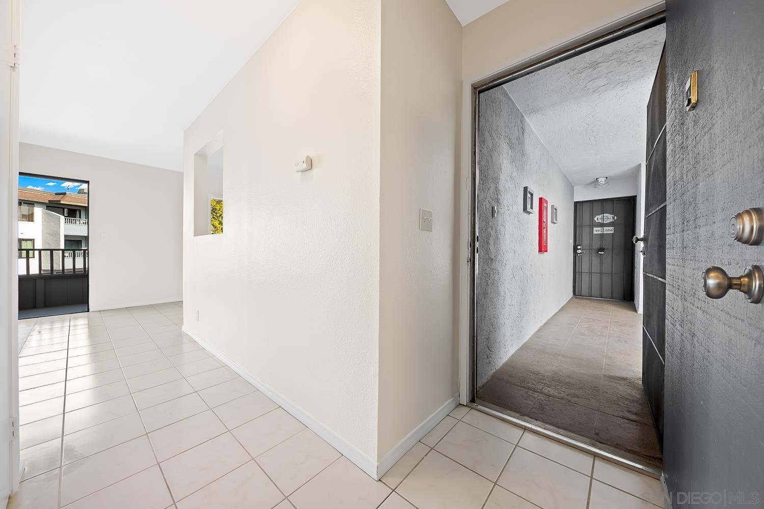 Detail Gallery Image 4 of 20 For 3219  Midway Dr  #407,  San Diego,  CA 92110 - 2 Beds | 2 Baths