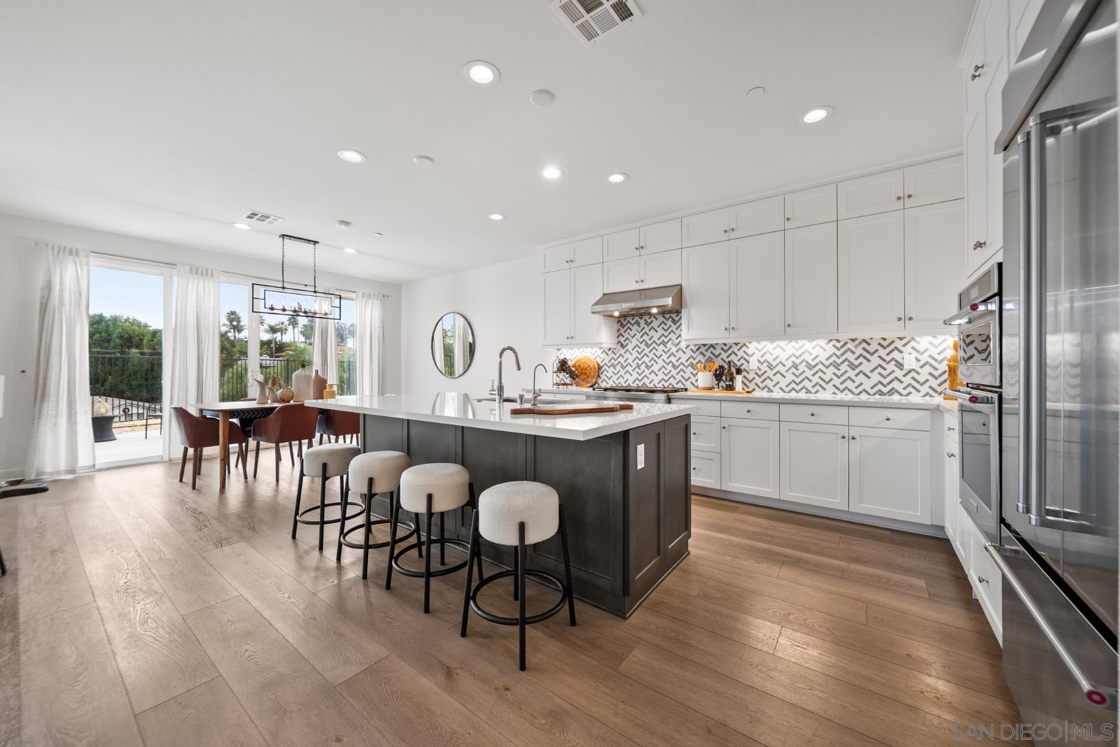 Detail Gallery Image 13 of 31 For 8304  the Grant Place, Bonita,  CA 91902 - 5 Beds | 4/1 Baths