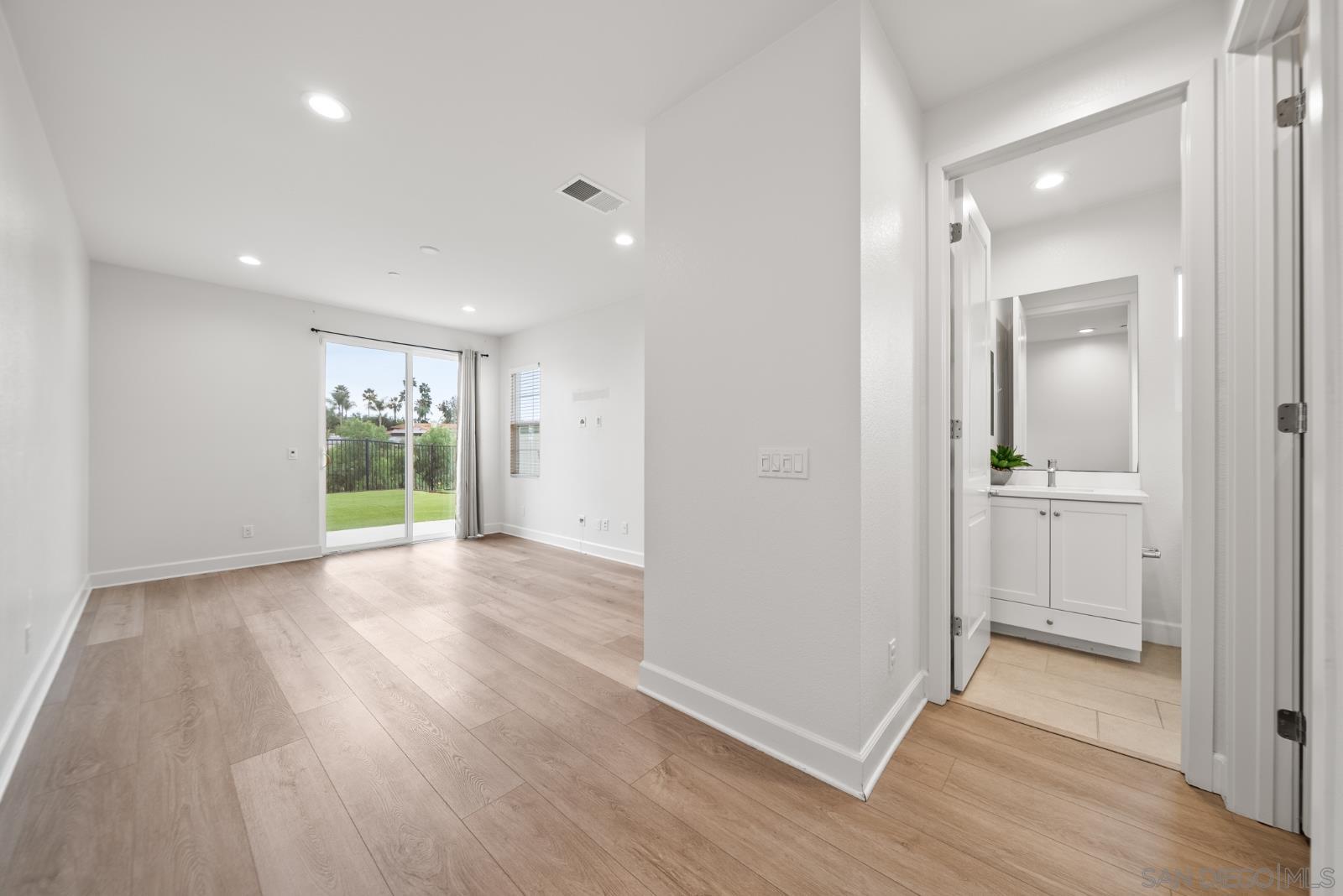 Detail Gallery Image 16 of 31 For 8304  the Grant Place, Bonita,  CA 91902 - 5 Beds | 4/1 Baths