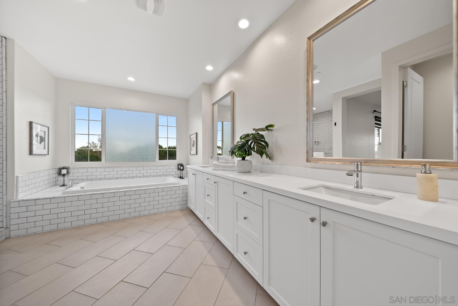 Detail Gallery Image 25 of 31 For 8304  the Grant Place, Bonita,  CA 91902 - 5 Beds | 4/1 Baths