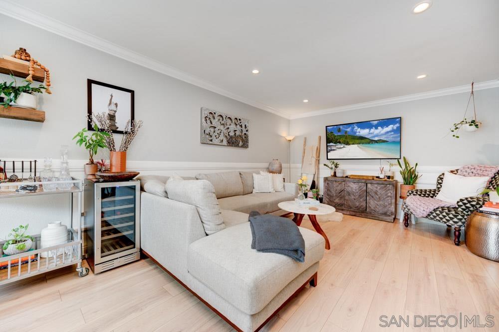 Front Image Thumbnail for SD250045908