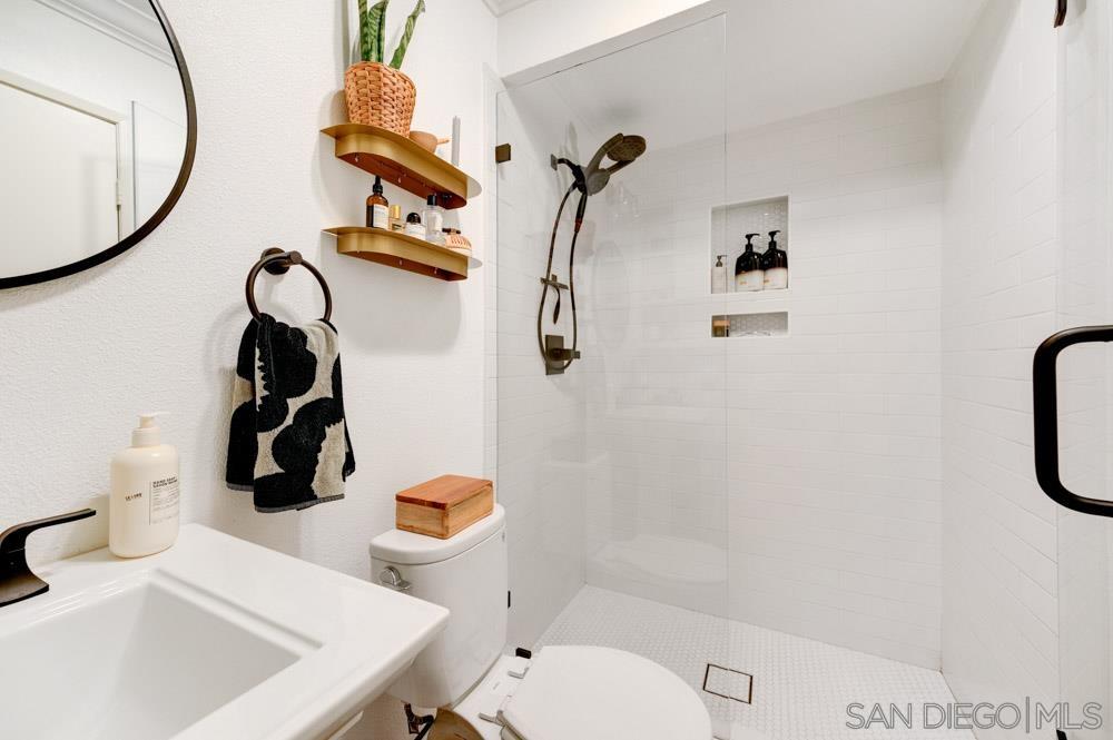 Detail Gallery Image 16 of 29 For 140  Walnut Ave.  2d, San Diego,  CA 92103 - 1 Beds | 2 Baths