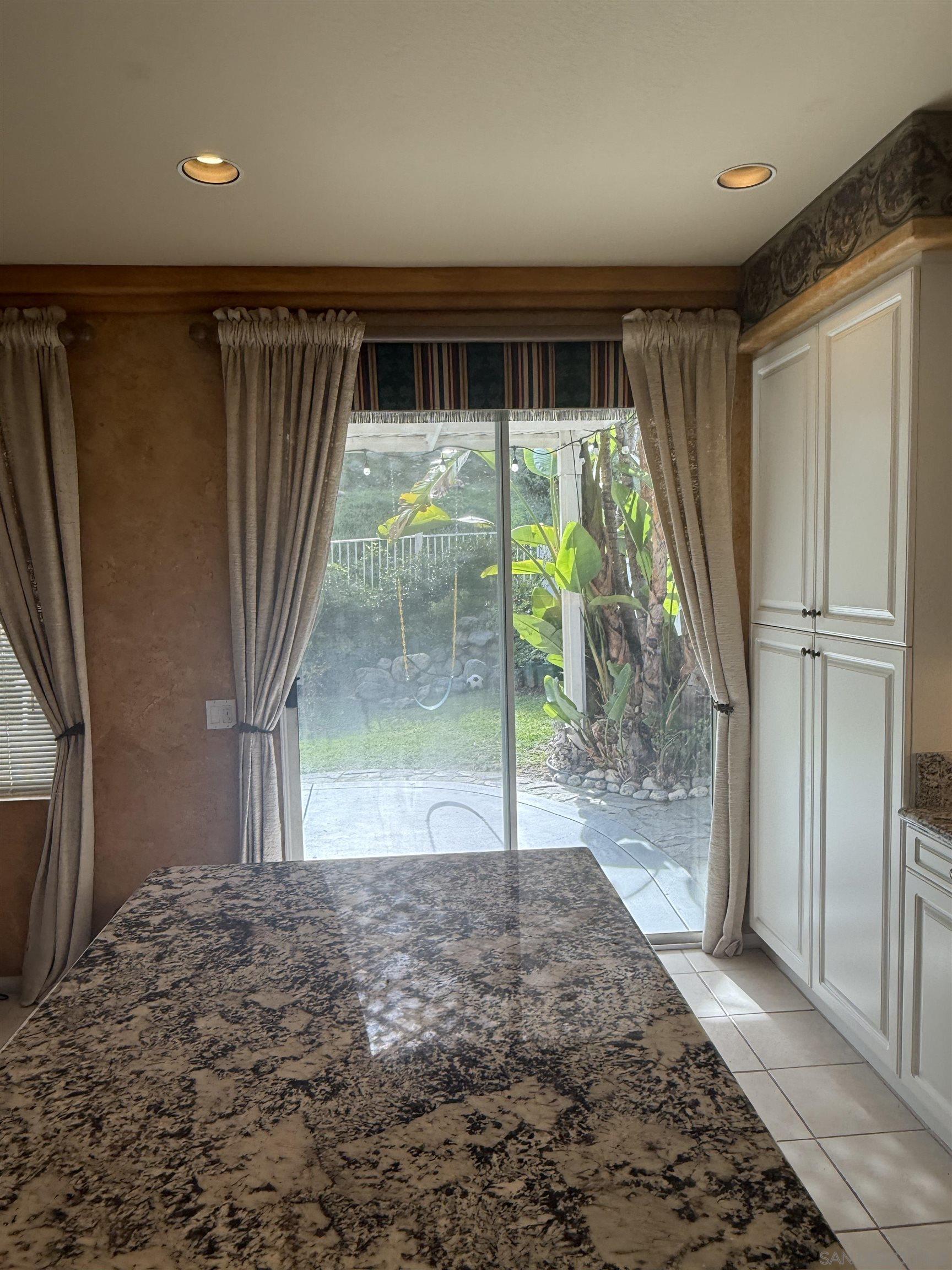 Detail Gallery Image 13 of 22 For 11373  Swan Canyon Rd, San Diego,  CA 92131 - 4 Beds | 3 Baths