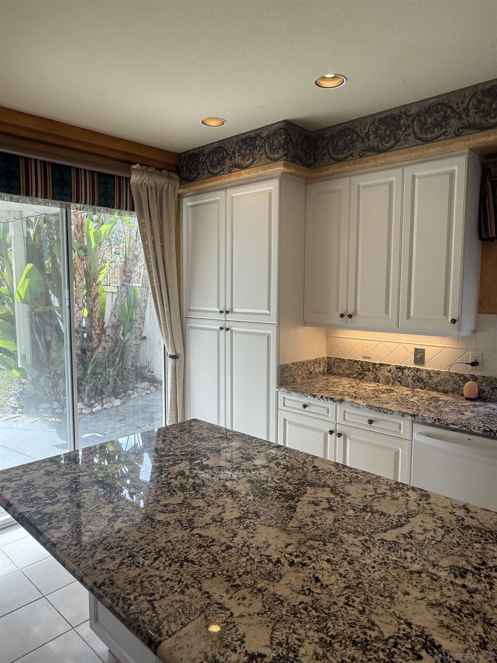 Detail Gallery Image 14 of 22 For 11373  Swan Canyon Rd, San Diego,  CA 92131 - 4 Beds | 3 Baths