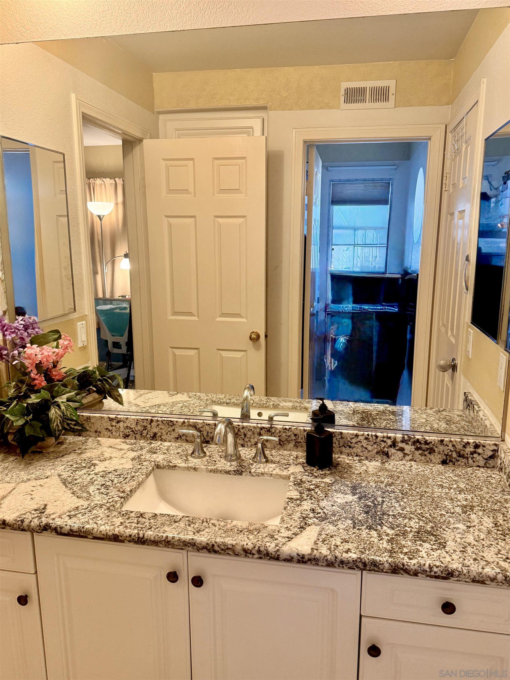 Detail Gallery Image 15 of 22 For 11373  Swan Canyon Rd, San Diego,  CA 92131 - 4 Beds | 3 Baths