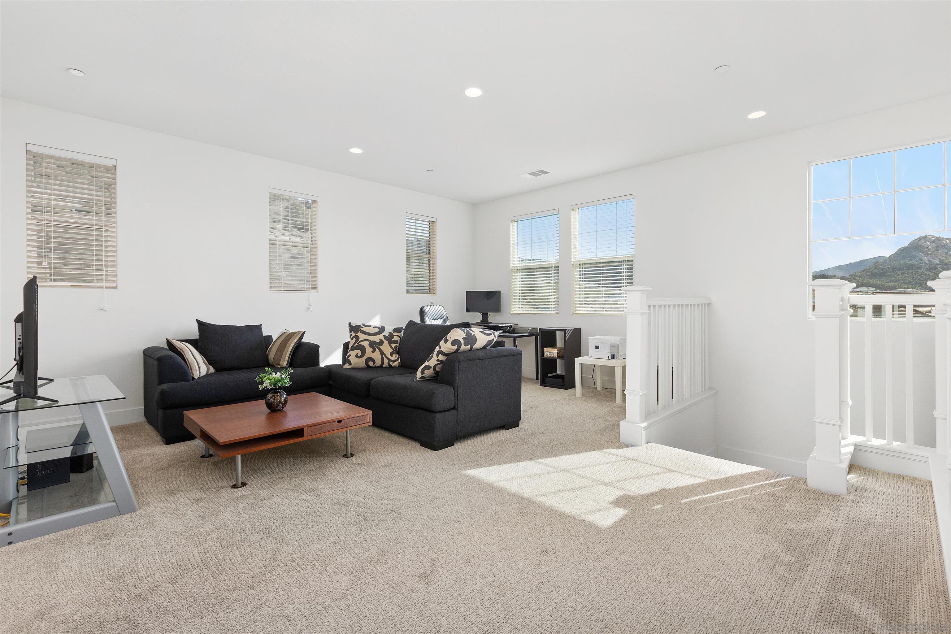 Detail Gallery Image 15 of 45 For 35732  Garrano Ln, Fallbrook,  CA 92028 - 4 Beds | 4/3 Baths