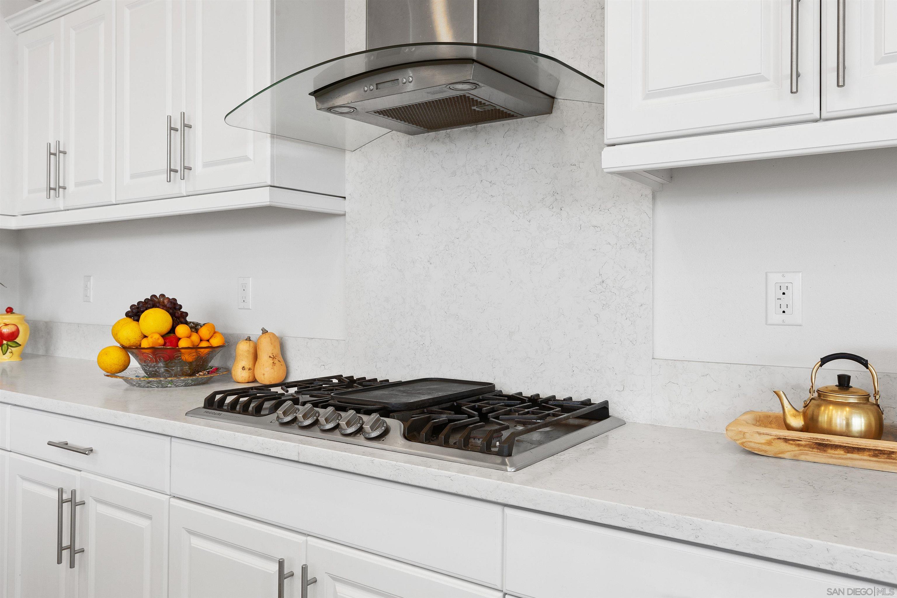 Detail Gallery Image 20 of 45 For 35732  Garrano Ln, Fallbrook,  CA 92028 - 4 Beds | 4/3 Baths