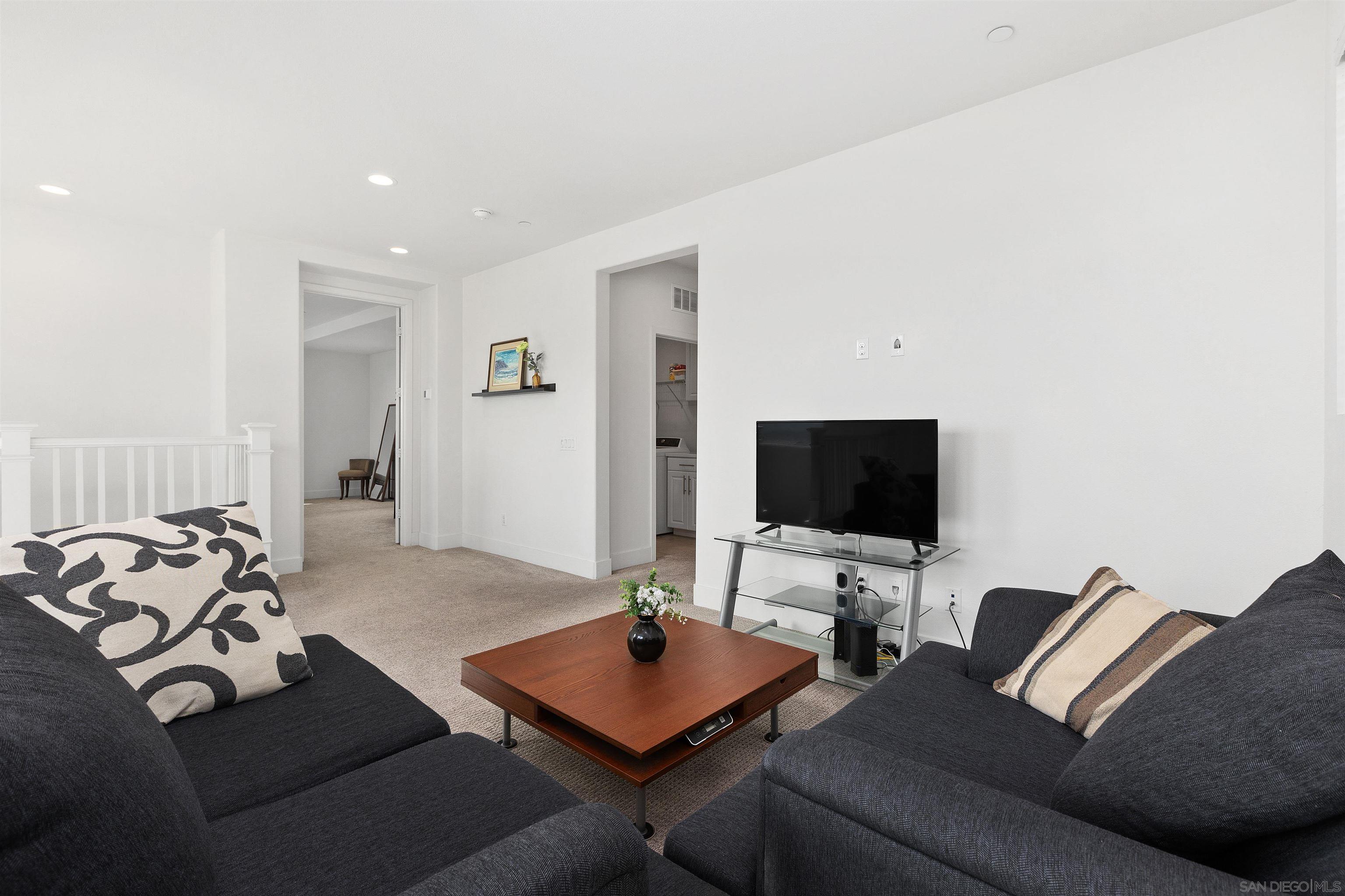 Detail Gallery Image 22 of 45 For 35732  Garrano Ln, Fallbrook,  CA 92028 - 4 Beds | 4/3 Baths