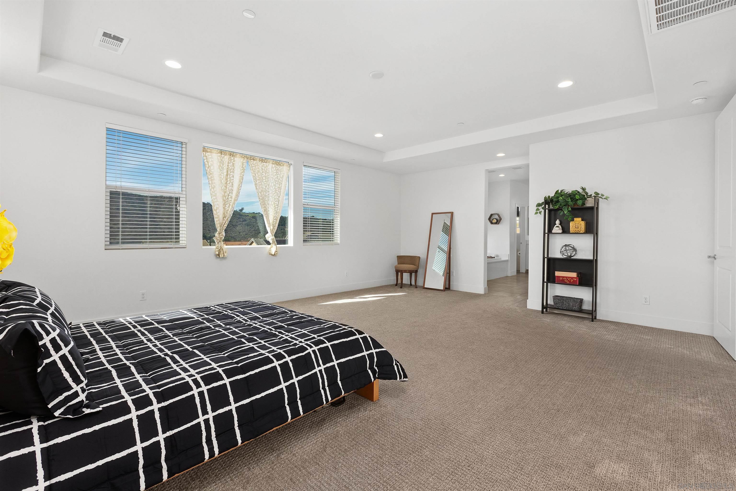 Detail Gallery Image 34 of 45 For 35732  Garrano Ln, Fallbrook,  CA 92028 - 4 Beds | 4/3 Baths