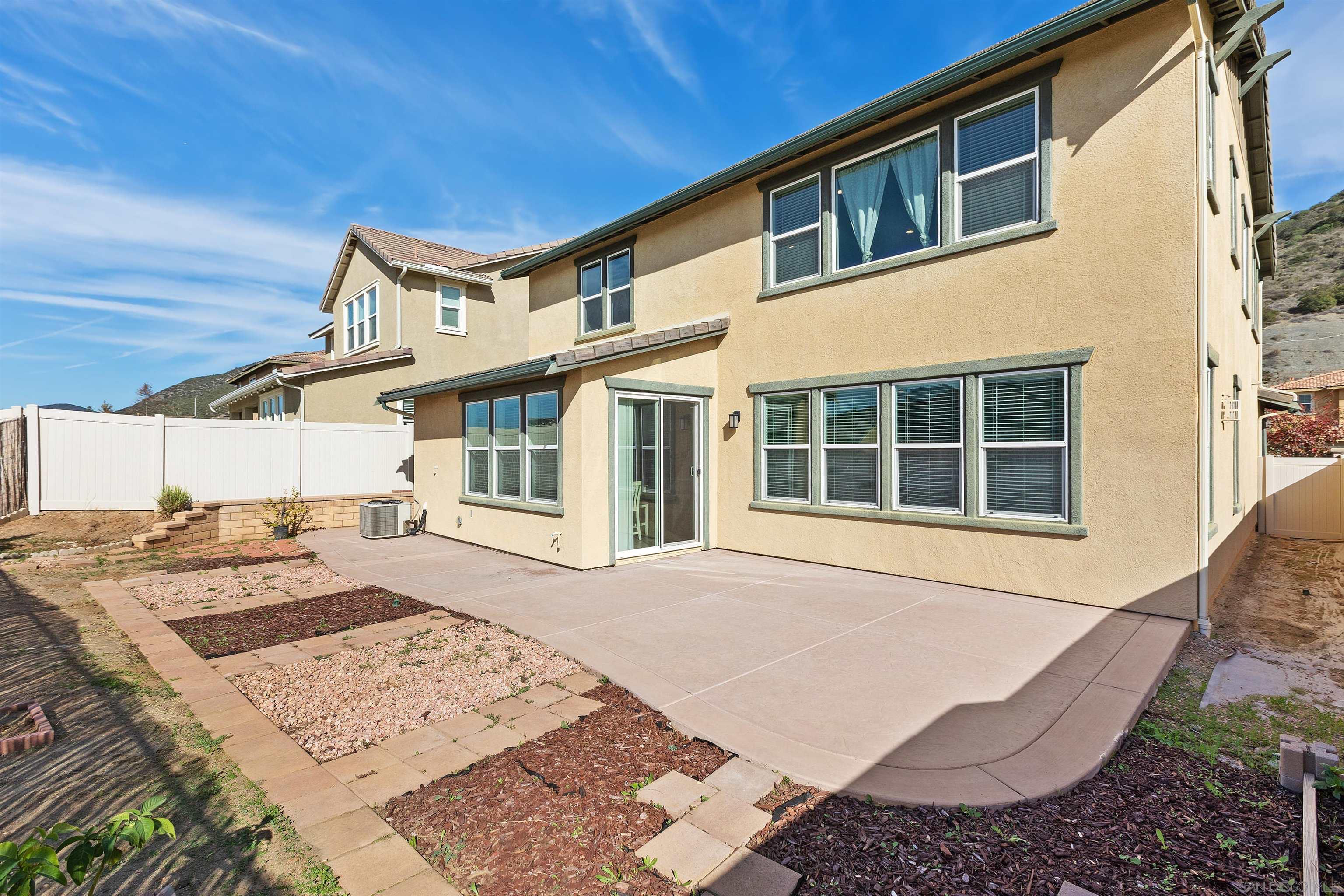 Detail Gallery Image 37 of 45 For 35732  Garrano Ln, Fallbrook,  CA 92028 - 4 Beds | 4/3 Baths