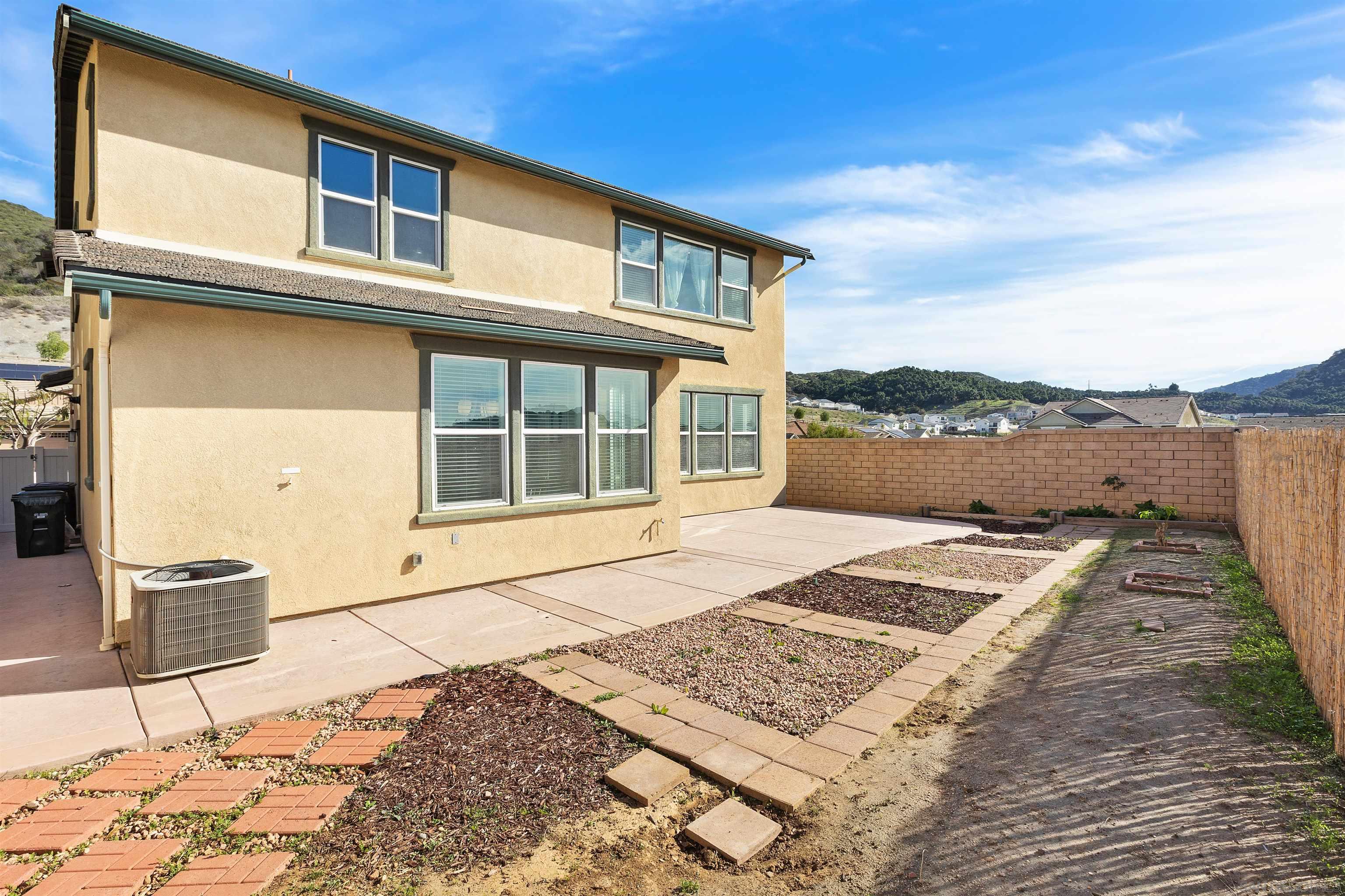 Detail Gallery Image 38 of 45 For 35732  Garrano Ln, Fallbrook,  CA 92028 - 4 Beds | 4/3 Baths