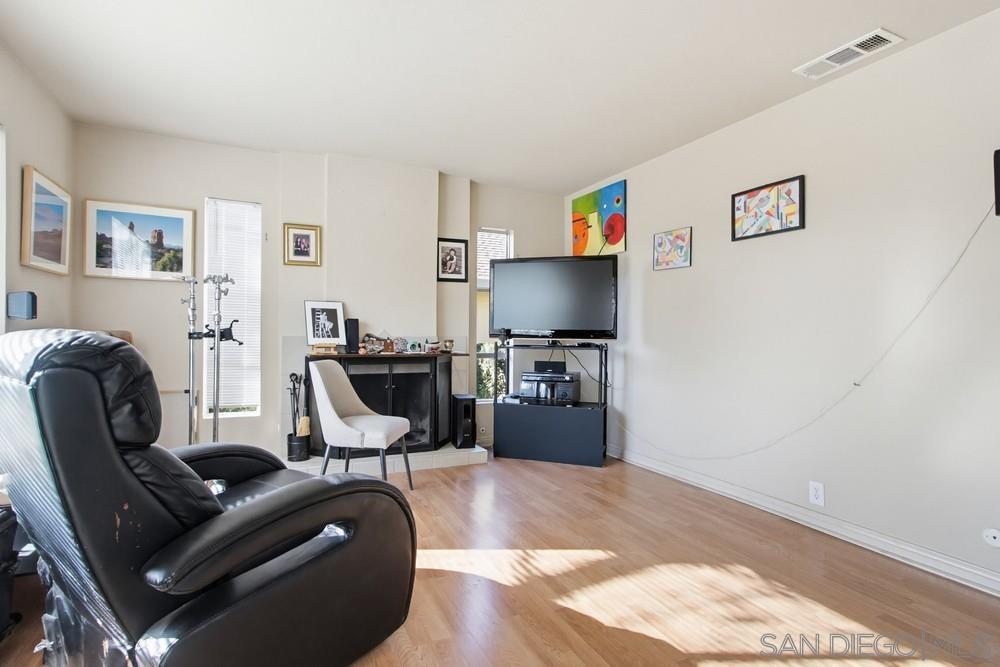 Detail Gallery Image 6 of 42 For 9036  Caminito Vera, San Diego,  CA 92126 - 3 Beds | 2 Baths