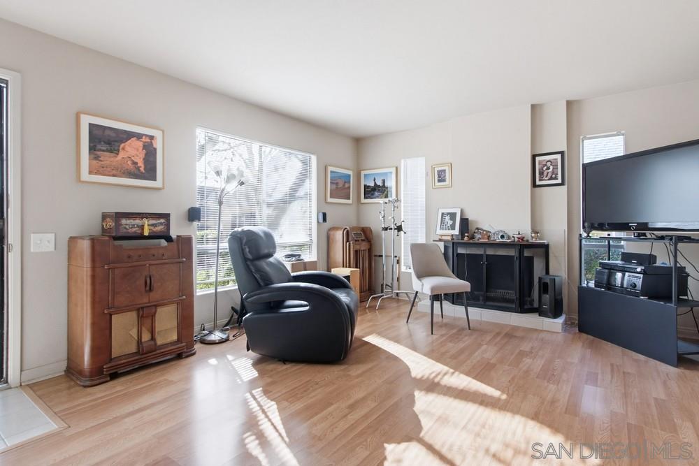 Detail Gallery Image 9 of 42 For 9036  Caminito Vera, San Diego,  CA 92126 - 3 Beds | 2 Baths