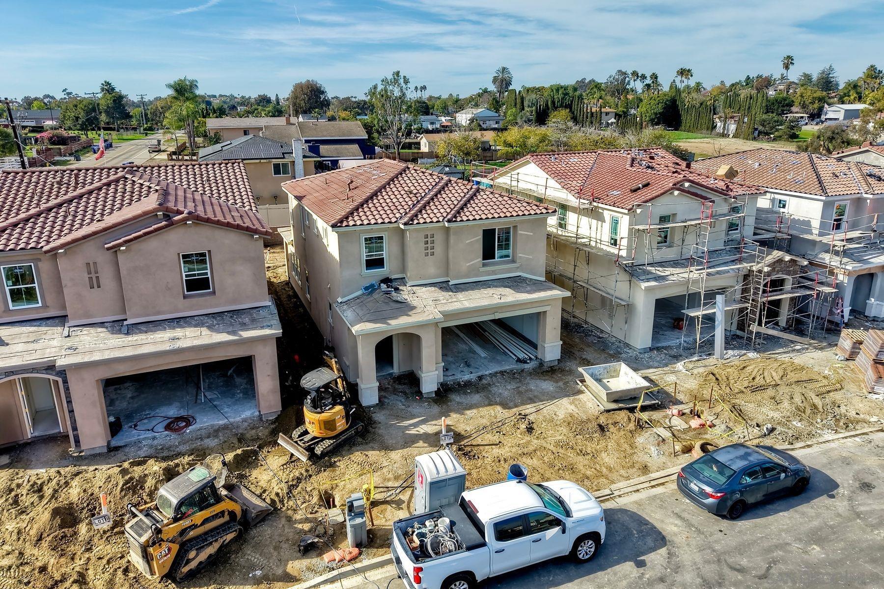 Detail Gallery Image 7 of 9 For 793  Michael Ct, Vista,  CA 92081 - 4 Beds | 3/1 Baths