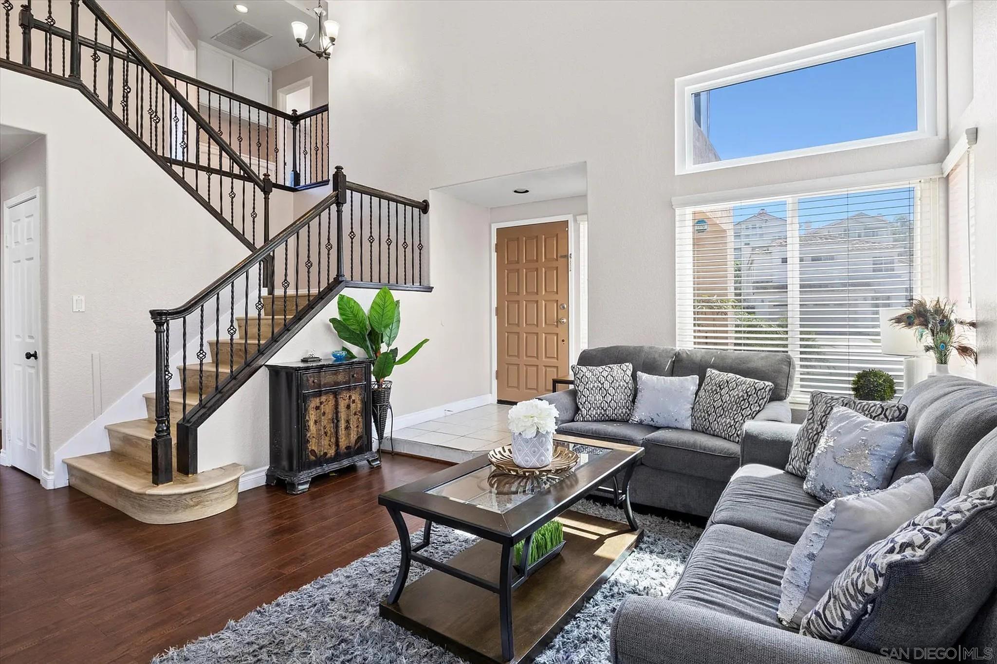 Detail Gallery Image 4 of 18 For 3718  via Las Villas, Oceanside,  CA 92056 - 4 Beds | 2/1 Baths