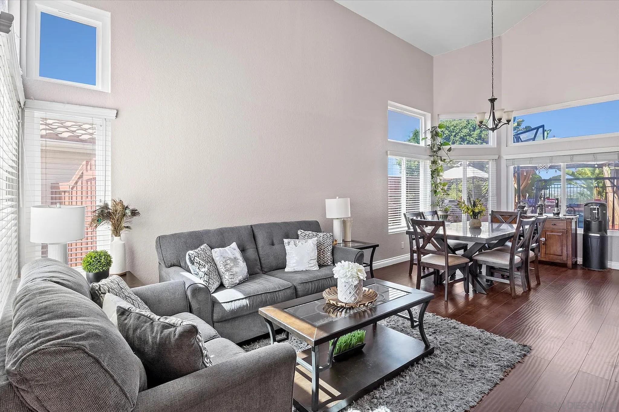 Detail Gallery Image 6 of 18 For 3718  via Las Villas, Oceanside,  CA 92056 - 4 Beds | 2/1 Baths