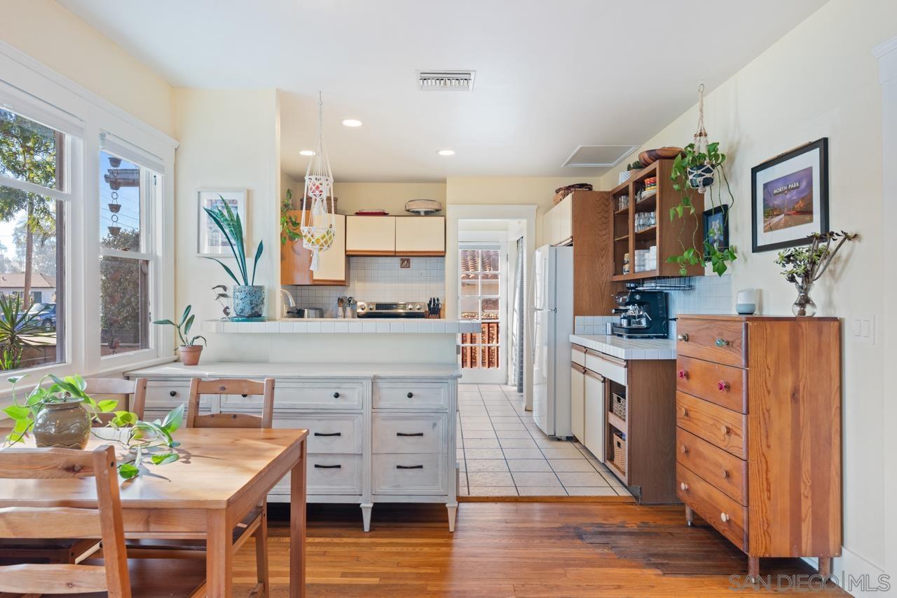 Detail Gallery Image 11 of 46 For 1042  Lincoln Ave, San Diego,  CA 92103 - 3 Beds | 3 Baths