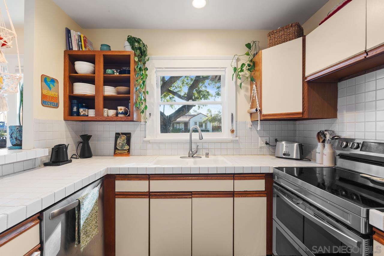 Detail Gallery Image 8 of 46 For 1042  Lincoln Ave, San Diego,  CA 92103 - 3 Beds | 3 Baths