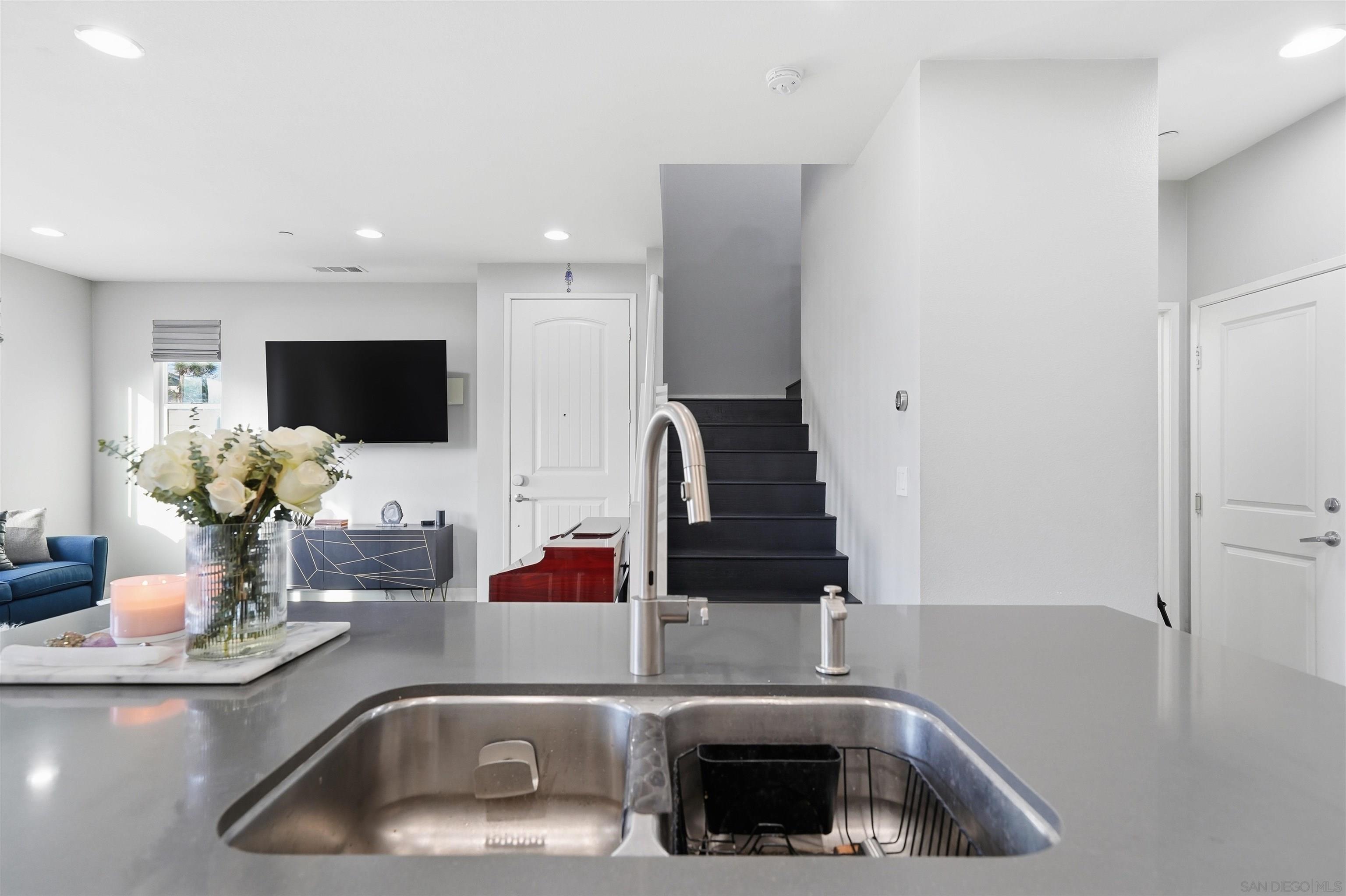 Detail Gallery Image 13 of 39 For 1740  San Eugenio, San Diego,  CA 92154 - 3 Beds | 2/1 Baths