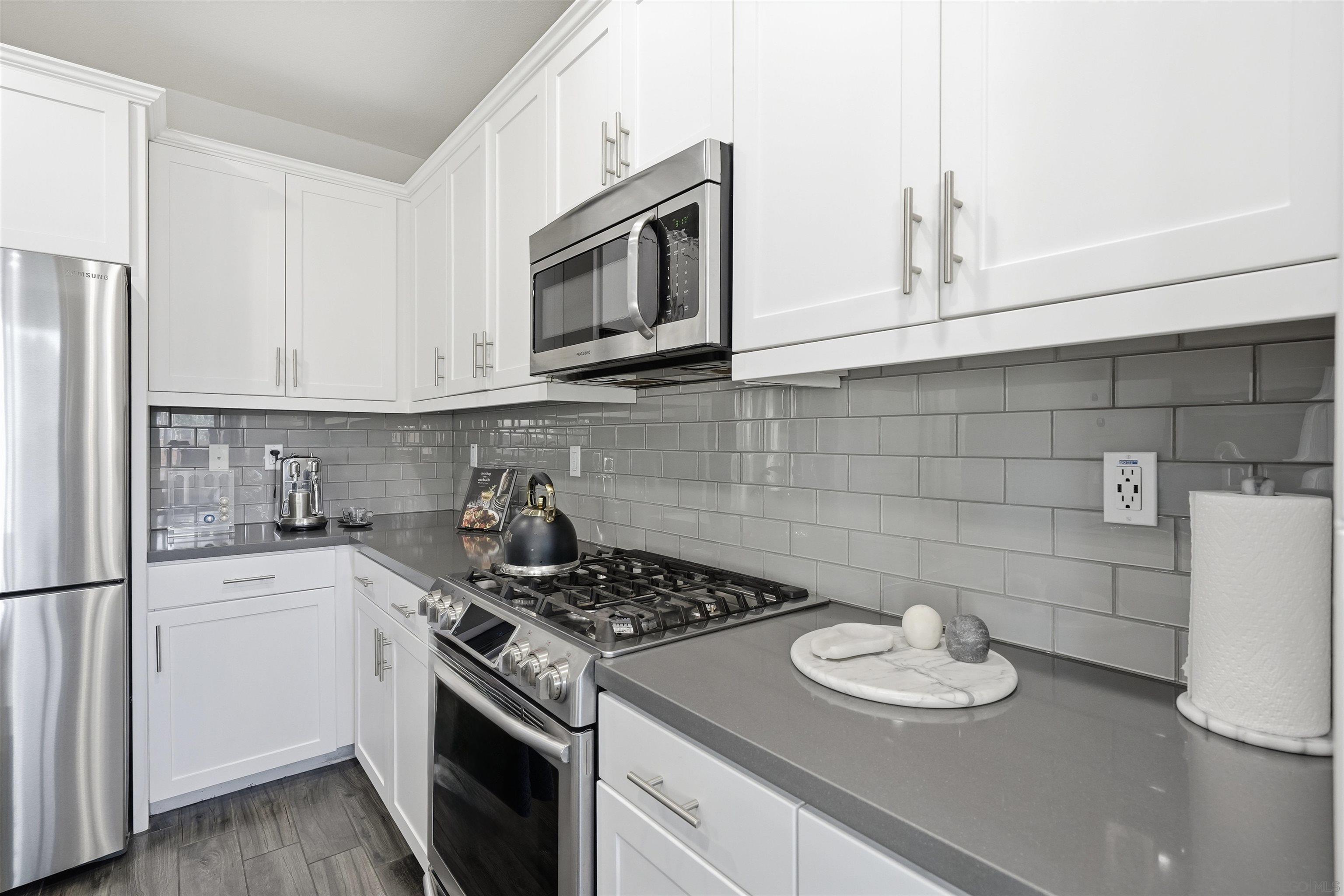 Detail Gallery Image 16 of 39 For 1740  San Eugenio, San Diego,  CA 92154 - 3 Beds | 2/1 Baths