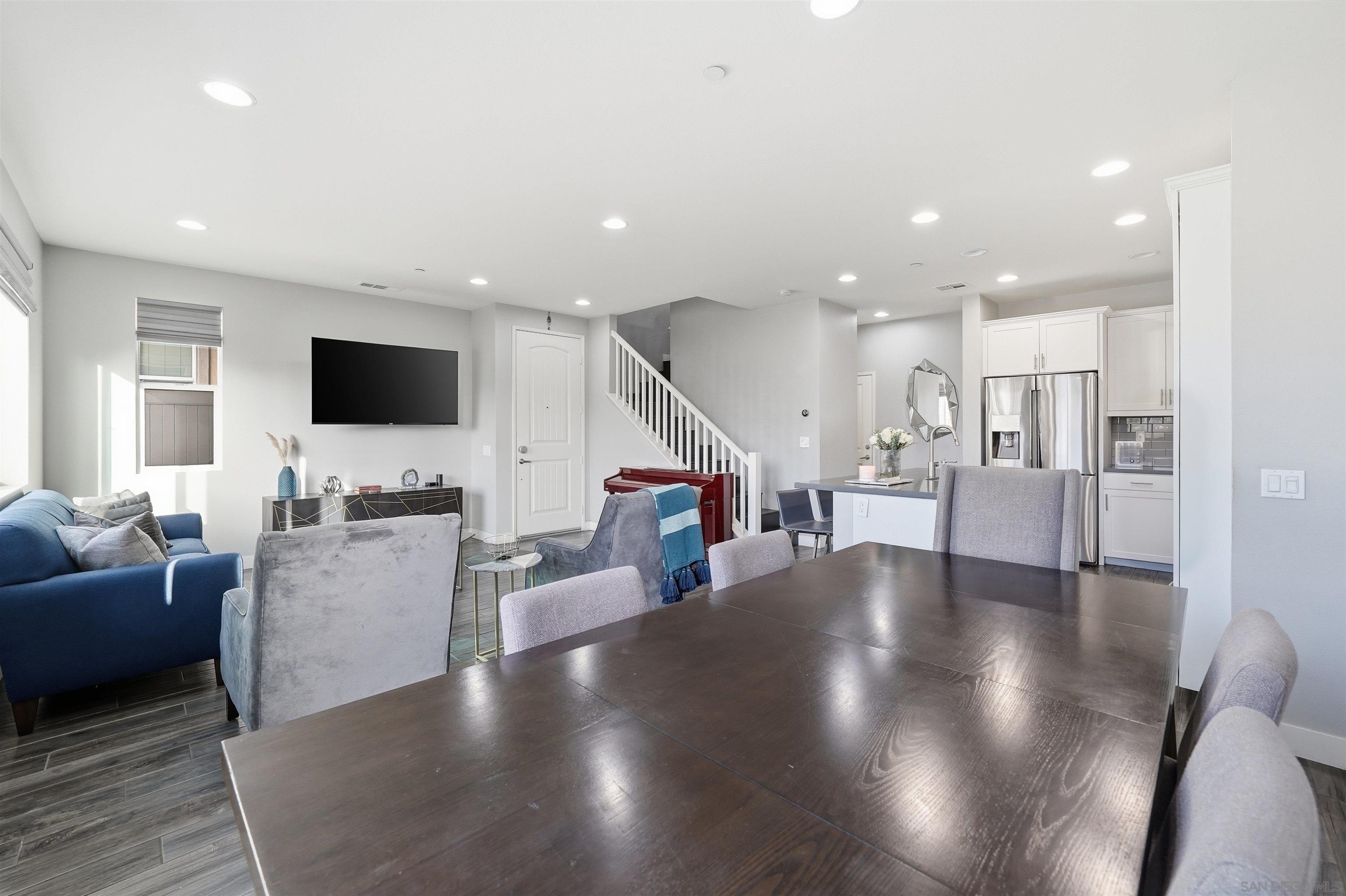 Detail Gallery Image 8 of 39 For 1740  San Eugenio, San Diego,  CA 92154 - 3 Beds | 2/1 Baths