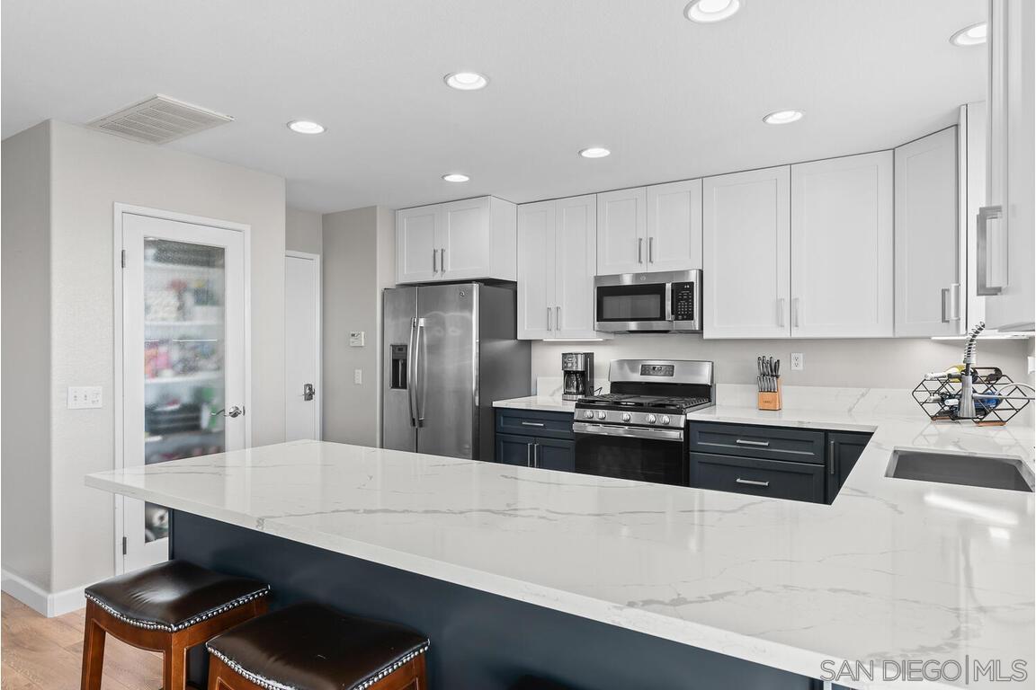 Detail Gallery Image 8 of 50 For 5648  Vista San Juanico, San Diego,  CA 92154 - 4 Beds | 2/1 Baths