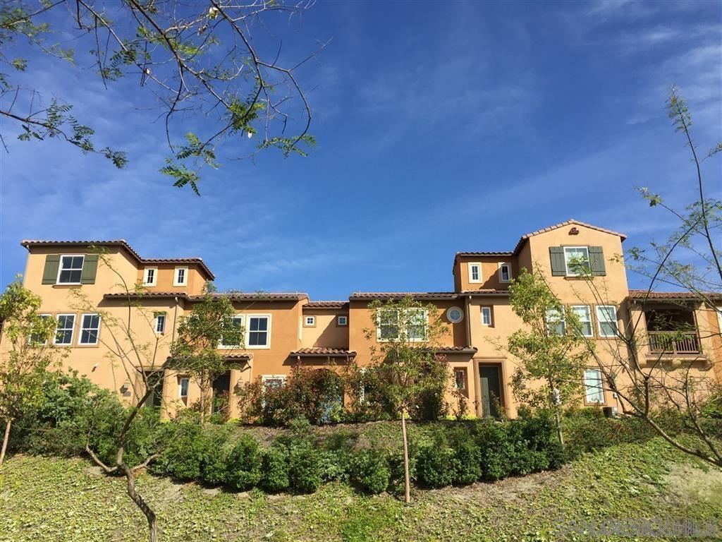 Detail Gallery Image 2 of 40 For 17022  Calle Trevino  #13,  San Diego,  CA 92127 - 2 Beds | 2/1 Baths