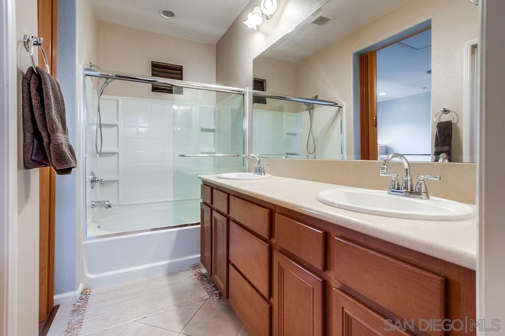 Detail Gallery Image 33 of 40 For 17022  Calle Trevino  #13,  San Diego,  CA 92127 - 2 Beds | 2/1 Baths