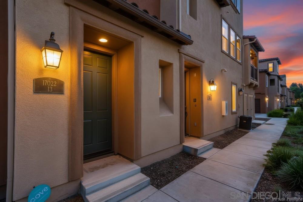 Detail Gallery Image 7 of 40 For 17022  Calle Trevino  #13,  San Diego,  CA 92127 - 2 Beds | 2/1 Baths