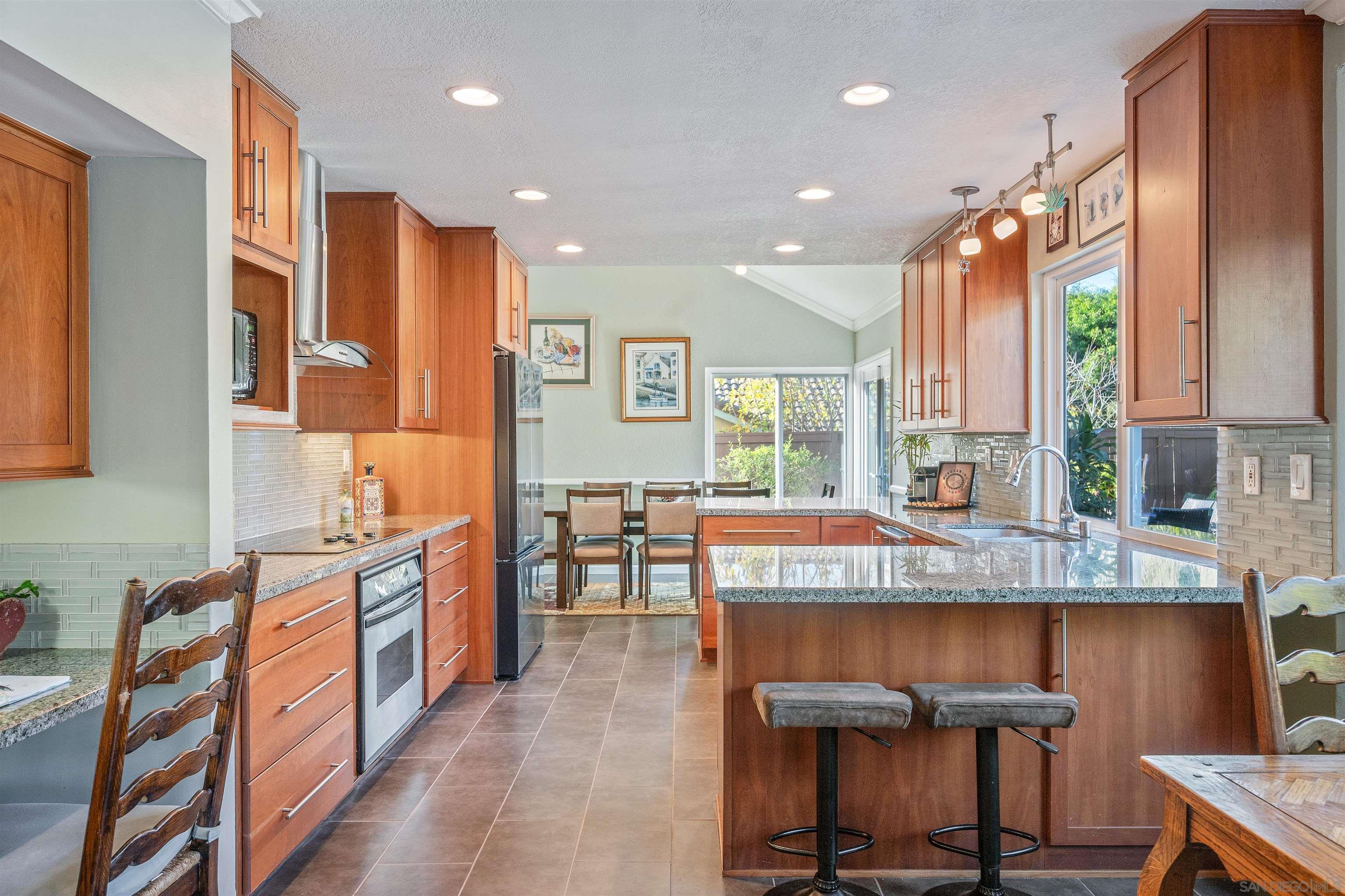 Detail Gallery Image 19 of 43 For 756  Fieldstone Lane, Encinitas,  CA 92024 - 4 Beds | 3 Baths