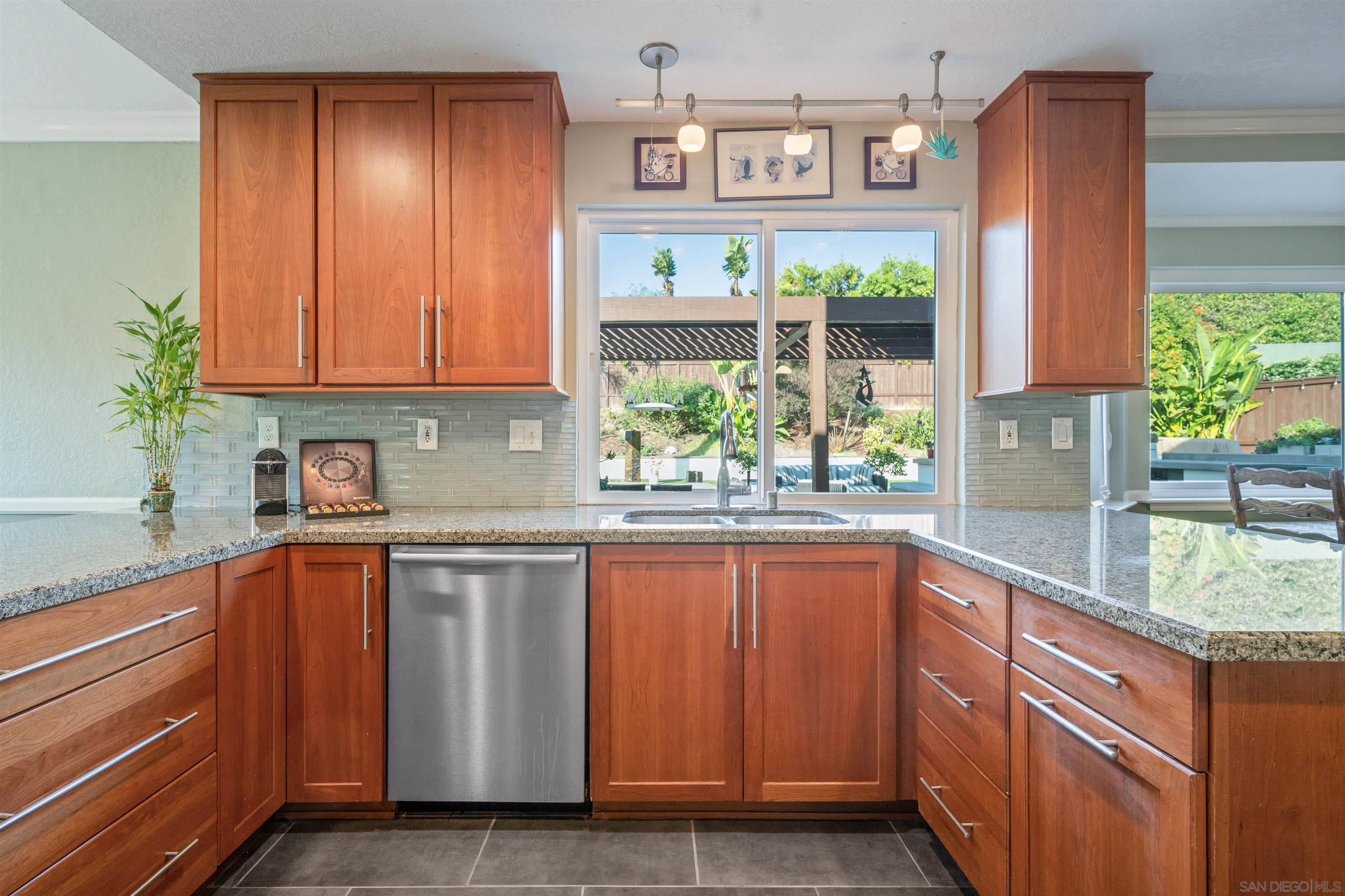 Detail Gallery Image 20 of 43 For 756  Fieldstone Lane, Encinitas,  CA 92024 - 4 Beds | 3 Baths