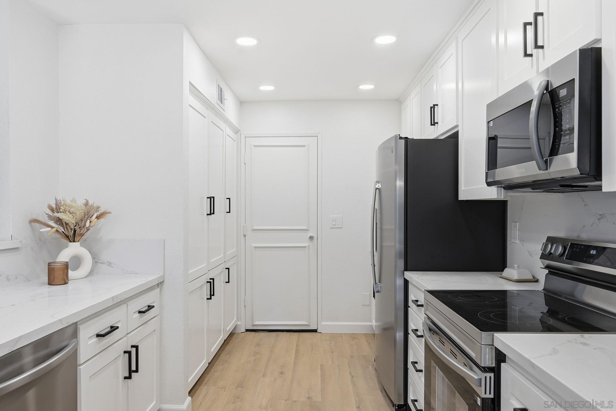 Detail Gallery Image 6 of 44 For 7551  Rainswept Ln, San Diego,  CA 92119 - 3 Beds | 2/1 Baths