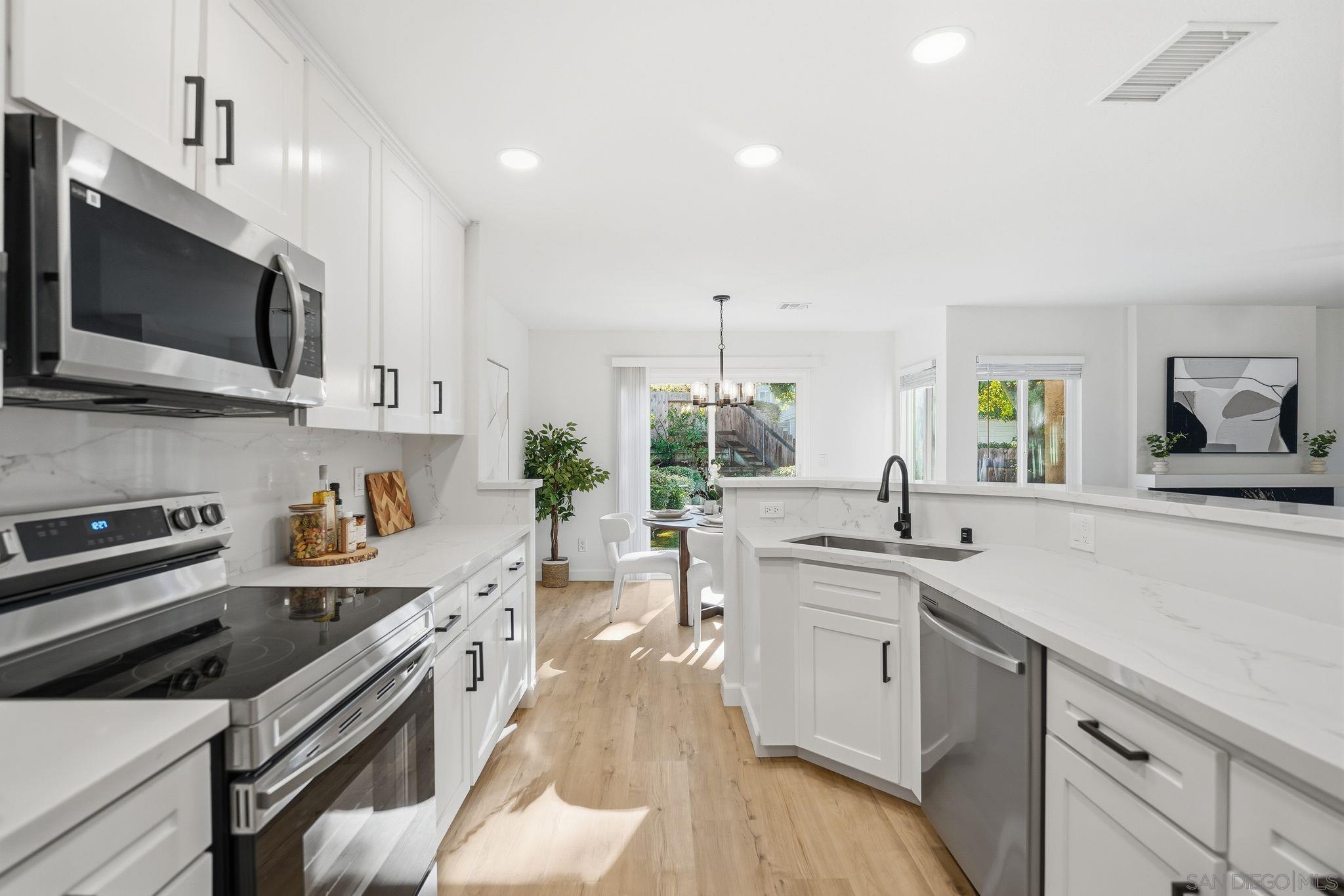 Detail Gallery Image 8 of 44 For 7551  Rainswept Ln, San Diego,  CA 92119 - 3 Beds | 2/1 Baths