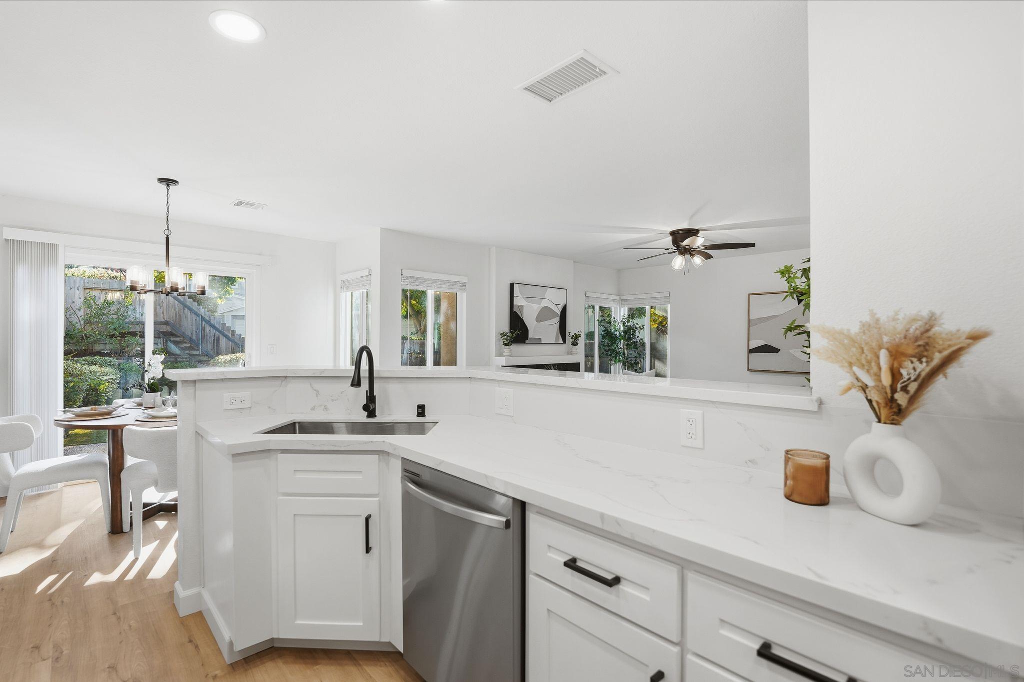 Detail Gallery Image 9 of 44 For 7551  Rainswept Ln, San Diego,  CA 92119 - 3 Beds | 2/1 Baths