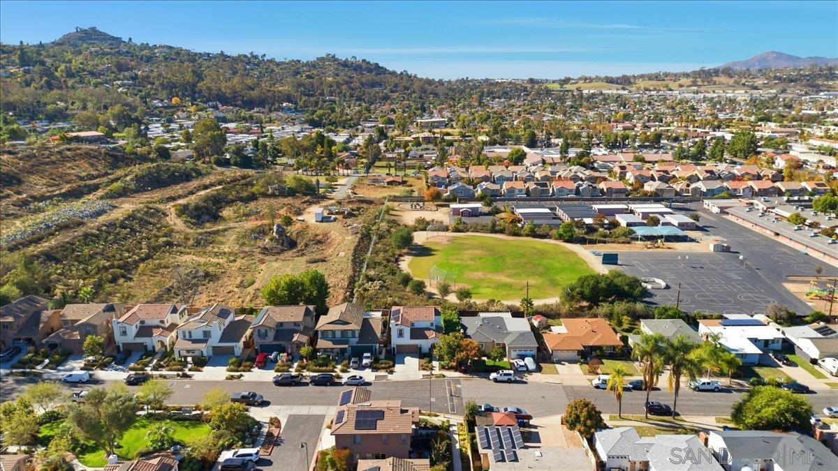 Detail Gallery Image 12 of 56 For 1302  Lorna Ave, El Cajon,  CA 92020 - 3 Beds | 2/1 Baths