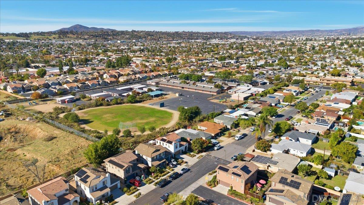Detail Gallery Image 15 of 56 For 1302  Lorna Ave, El Cajon,  CA 92020 - 3 Beds | 2/1 Baths