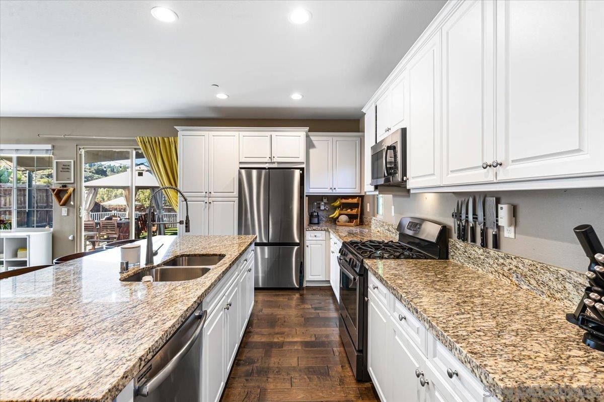 Detail Gallery Image 19 of 56 For 1302  Lorna Ave, El Cajon,  CA 92020 - 3 Beds | 2/1 Baths