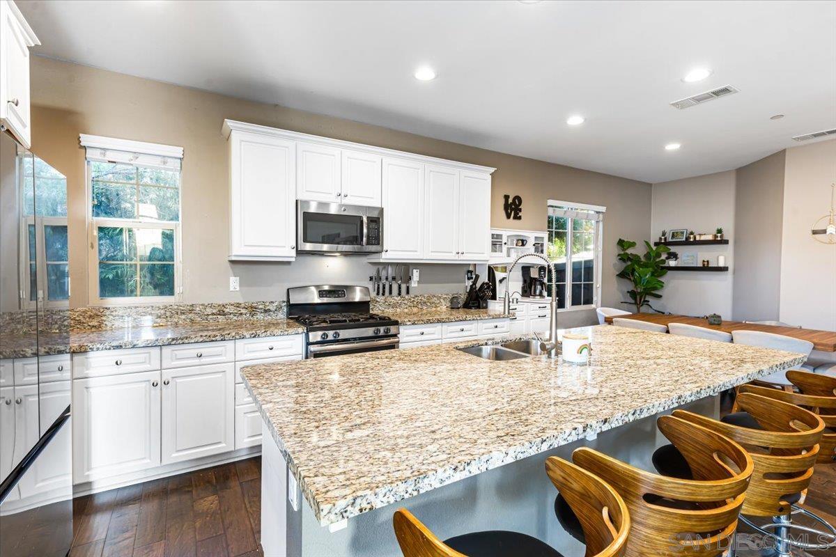 Detail Gallery Image 21 of 56 For 1302  Lorna Ave, El Cajon,  CA 92020 - 3 Beds | 2/1 Baths