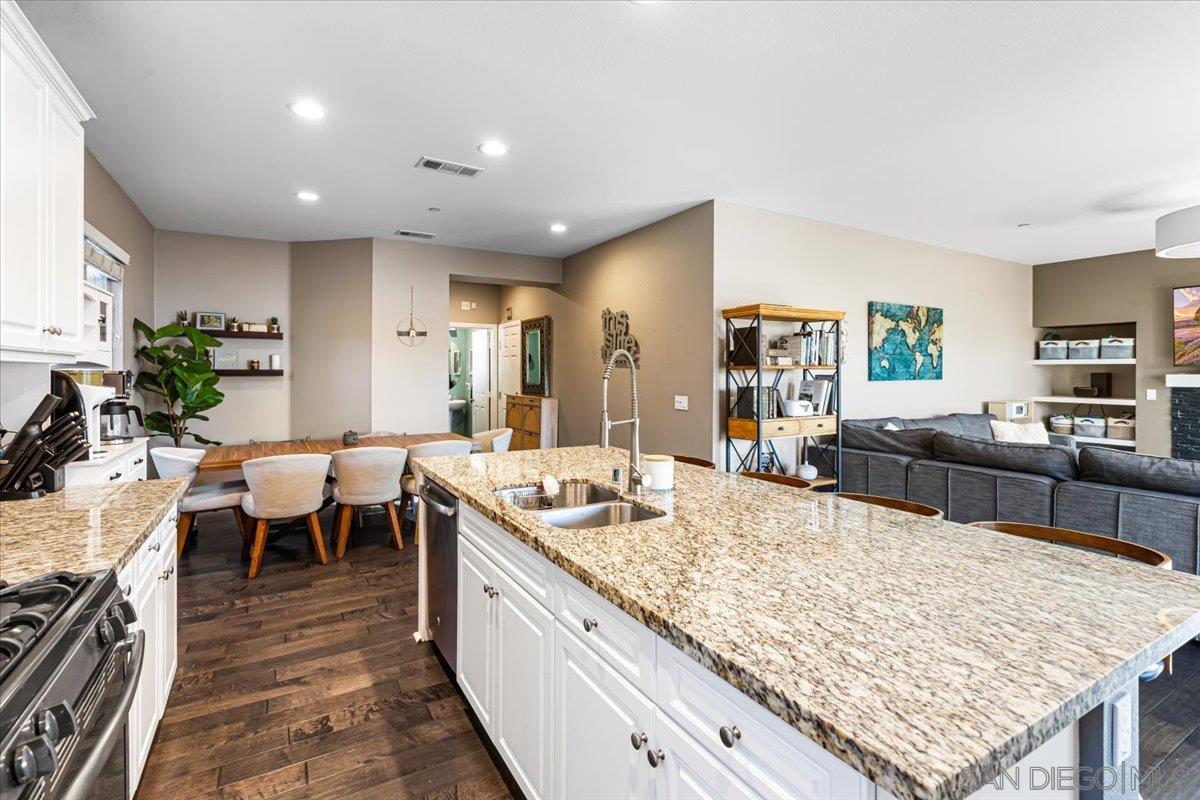 Detail Gallery Image 22 of 56 For 1302  Lorna Ave, El Cajon,  CA 92020 - 3 Beds | 2/1 Baths