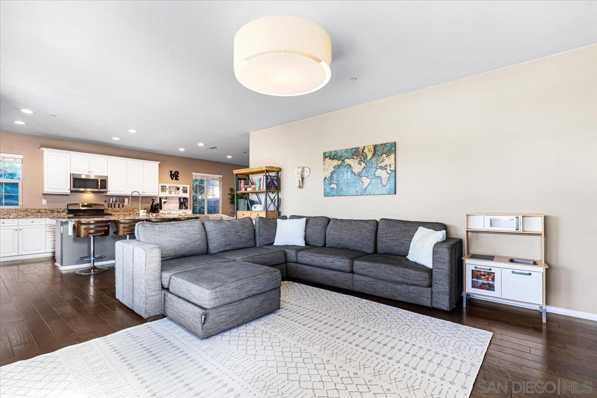 Detail Gallery Image 25 of 56 For 1302  Lorna Ave, El Cajon,  CA 92020 - 3 Beds | 2/1 Baths